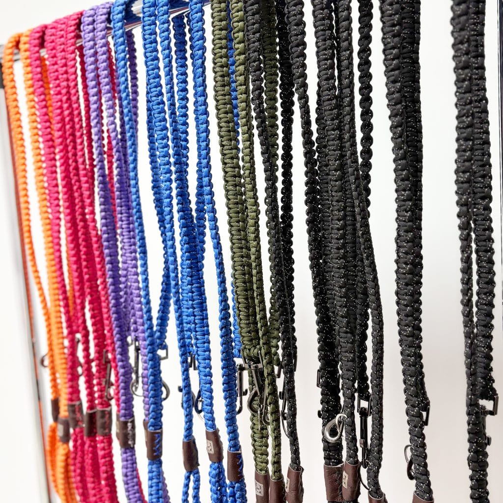 Ръчно плетен светлоотразителен повод за куче Jivotinka, 130 см