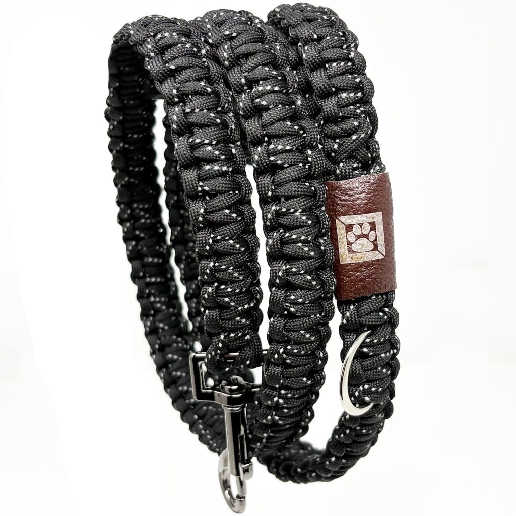 Черен Ръчно плетен светлоотразителен повод за куче Jivotinka, 130 см