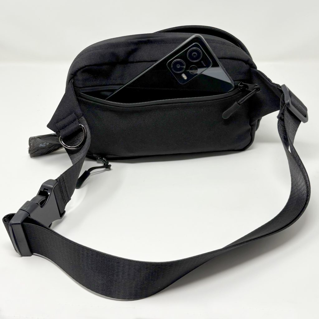 Jivotinka – компактна водоустойчива чанта за стопани на кучета с всички необходими екстри